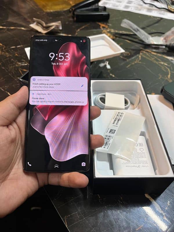 Vivo V30e 5