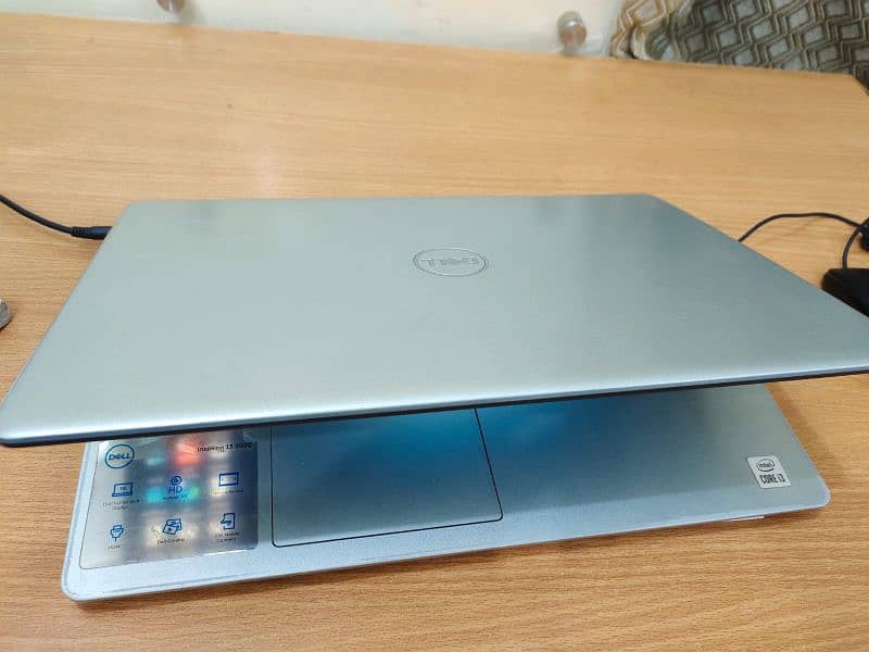 Core i3 10th Generation  Colour Silver  1TB HHD  256GB SSD 4