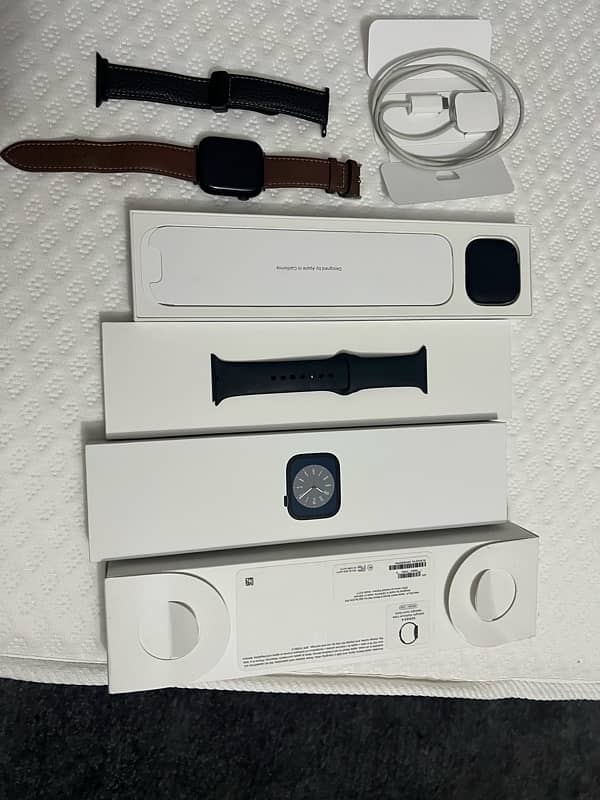 Apple watch series 8 45mm 10/10 complete box 3