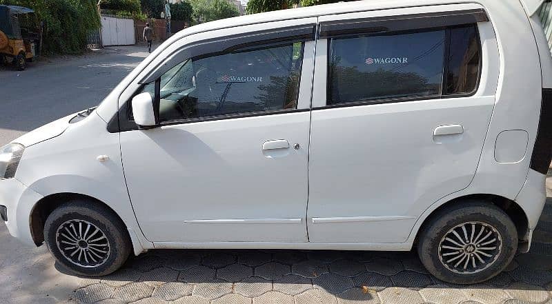 Suzuki Wagon R 2017 4