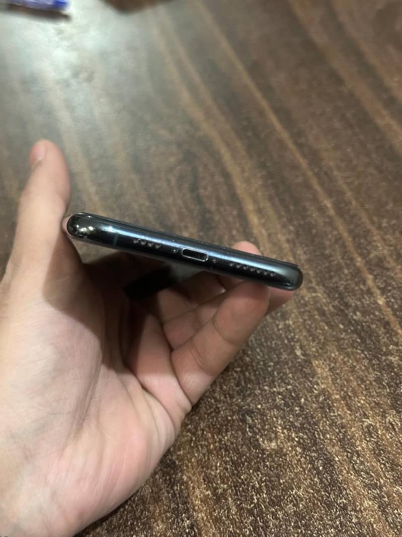 IPHONE 11 PRO MAX 9