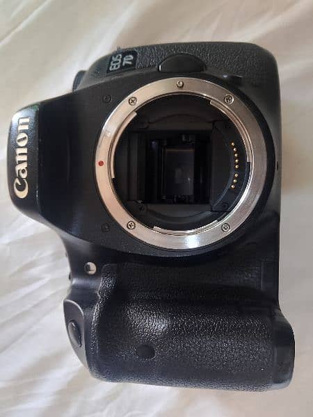 Canon 7d for sell 9