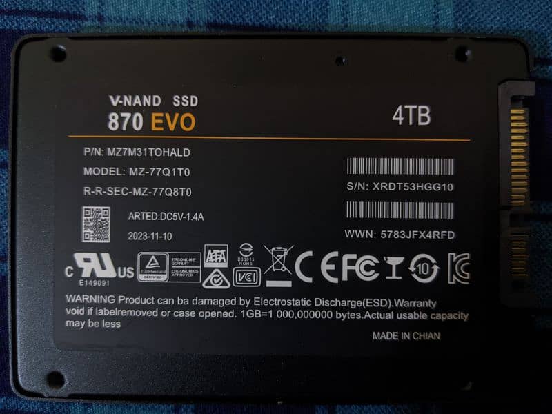 V-NAND 870 EVO 4TB 2.5 Inch SATA SSD. 2