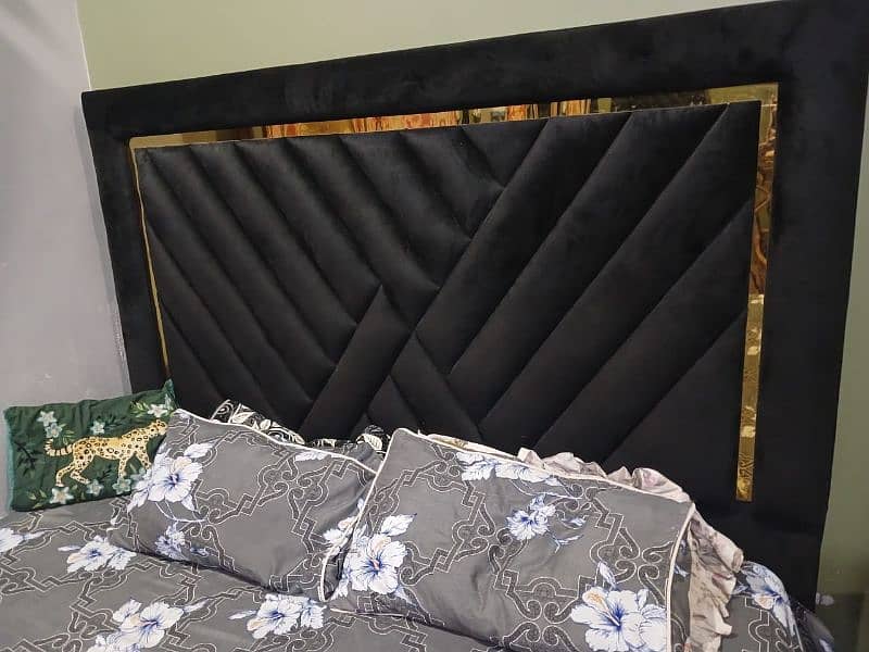 black velvet bed n dressing 2