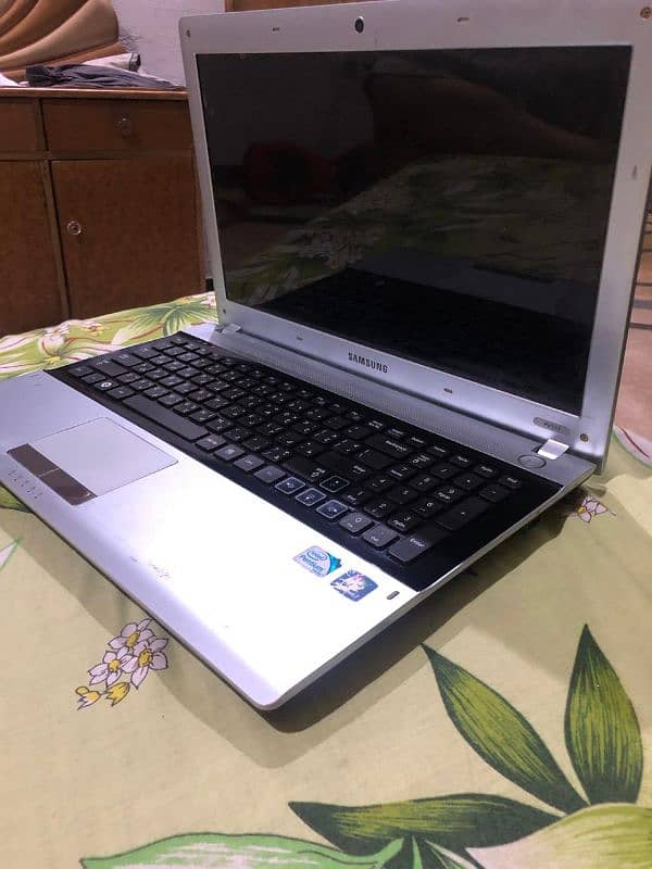 samsung laptop 1