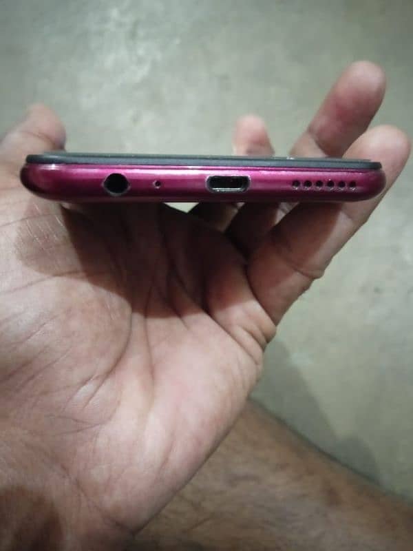 I am selling my Infinix hot 10 6/128 4