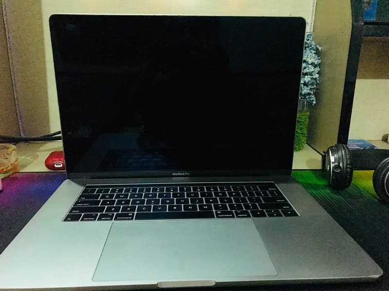 Apple MacBook Pro 2016 Model 6