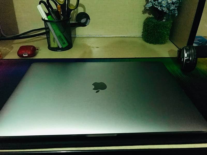 Apple MacBook Pro 2016 Model 8