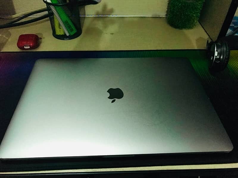 Apple MacBook Pro 2016 Model 9