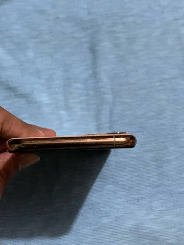 iPhone 11pro max 64 gb urgent sale 2