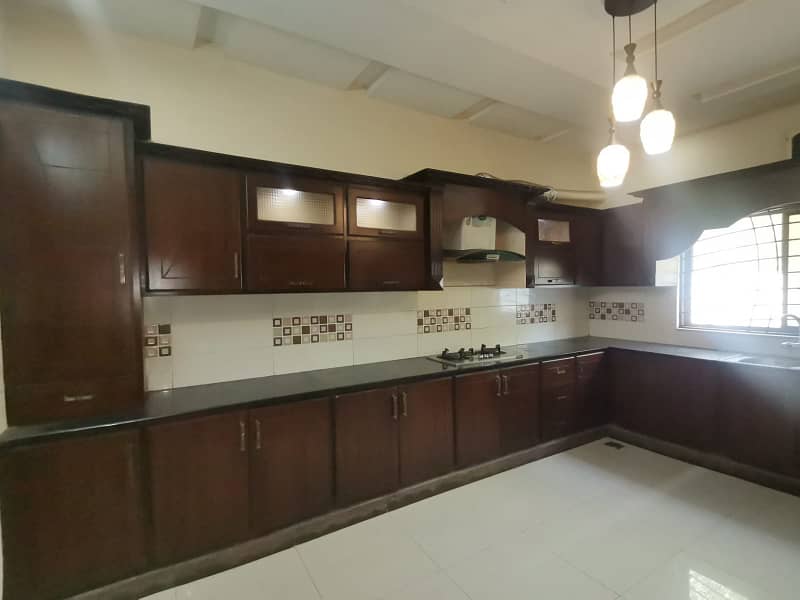 1 Kanal 6 Bed House For Rent Available in Bahria Town phase 2 1