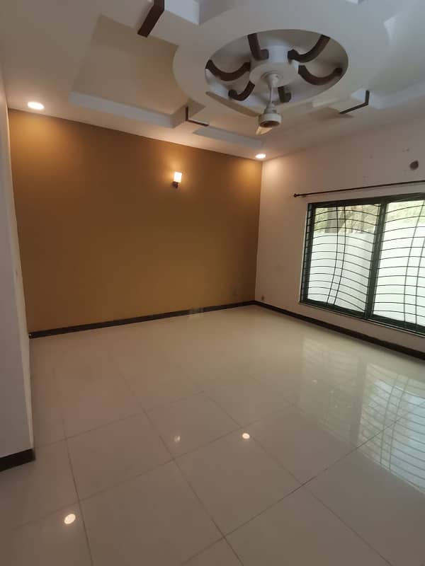 1 Kanal 6 Bed House For Rent Available in Bahria Town phase 2 5