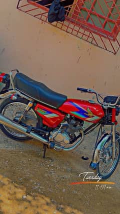 honda 125 red colour 0