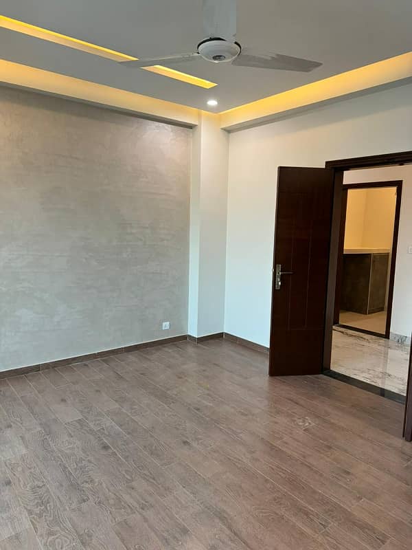 Brand New 10 Marla Flat Is Available For Rent In Askari 11 Sector D At Super Hot Location 2