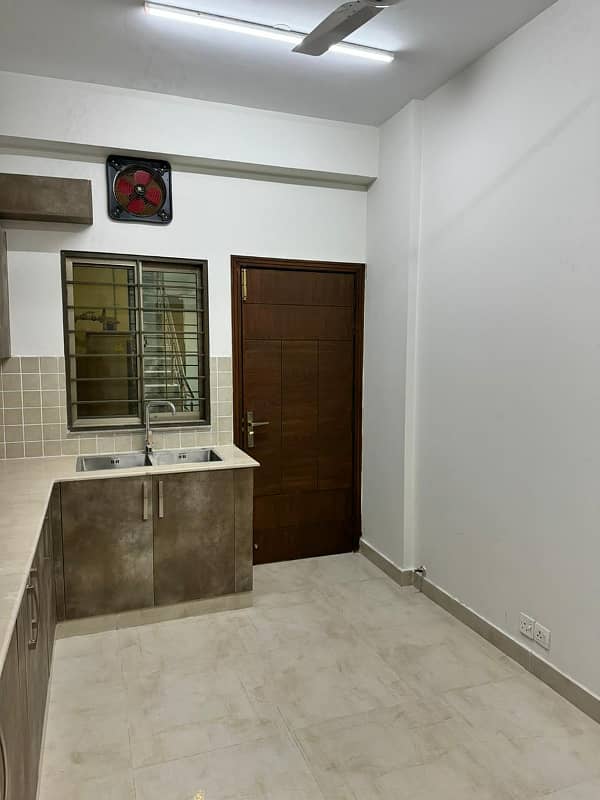 Brand New 10 Marla Flat Is Available For Rent In Askari 11 Sector D At Super Hot Location 4