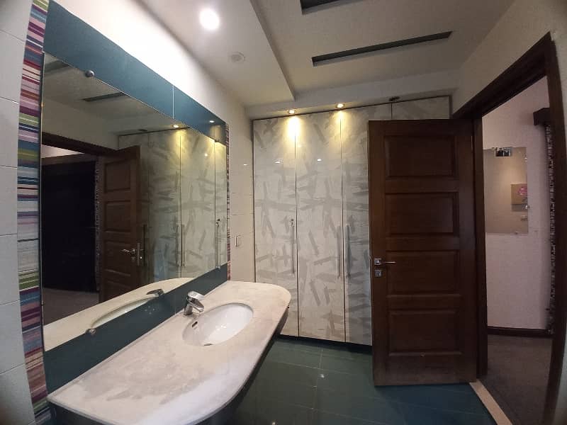 16 Marla Upper Portion Available In Abdalian Society Near By UCP University And Shoukat Khanam 7