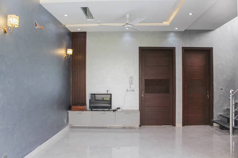 5 MARLA BEAUTIFUL BUNGALOW IS AVAILABLE FOR RENT IN THE BEST BLOCK OF DHA PHASE 9 TOWN LAHORE 16