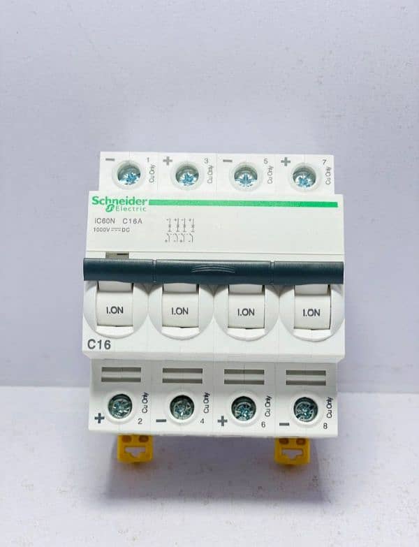 Schneider 4P 1000 V DC Breakers 4