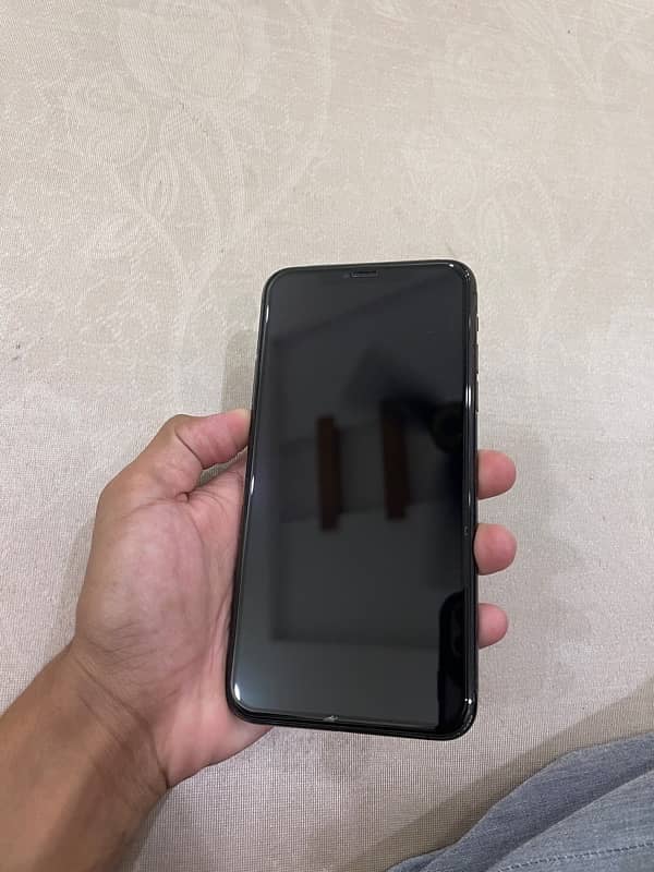 iphone 11 pro max 256GB dual sim pta approved 1