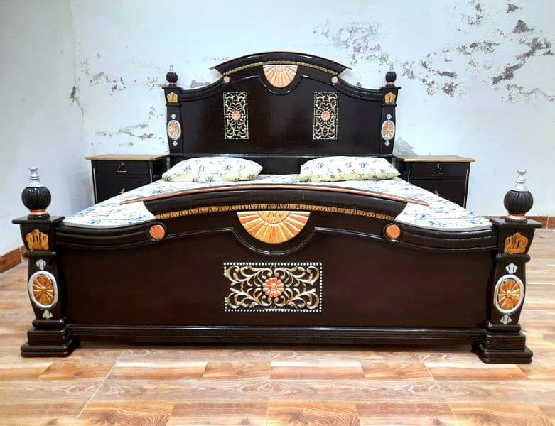 King Bed 2 Side Tables New Condition 12