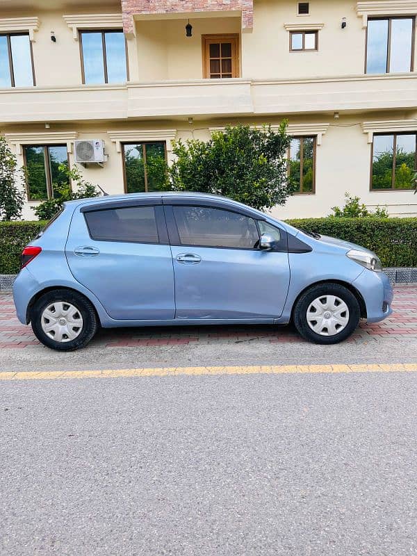 Toyota Vitz 2013, Islamabad registered, immaculate condition 4