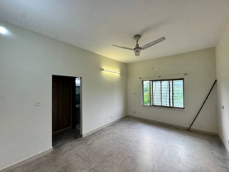 10 Marla House Is Available For Rent In Askari 11 Sector A At Super Hot Location 0