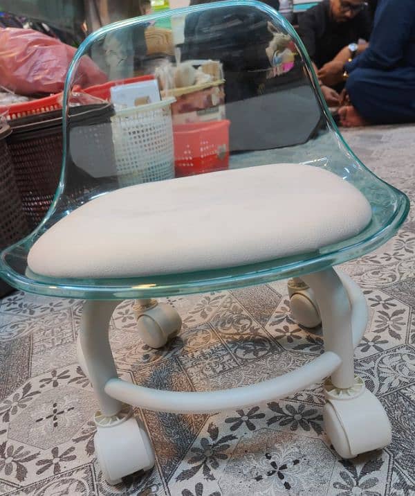 Acrylic Transparent 360 MovinG Chair* 1