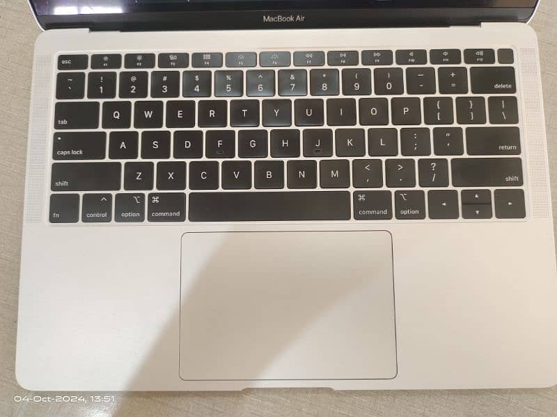 MacBook Air 2018  256 gb ssd 2