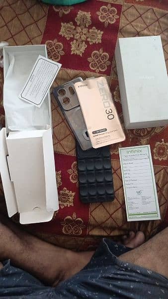 infinix zero 30 16/256 10/10 condition complete box 6