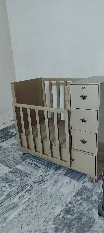 Baby cot with storage 1