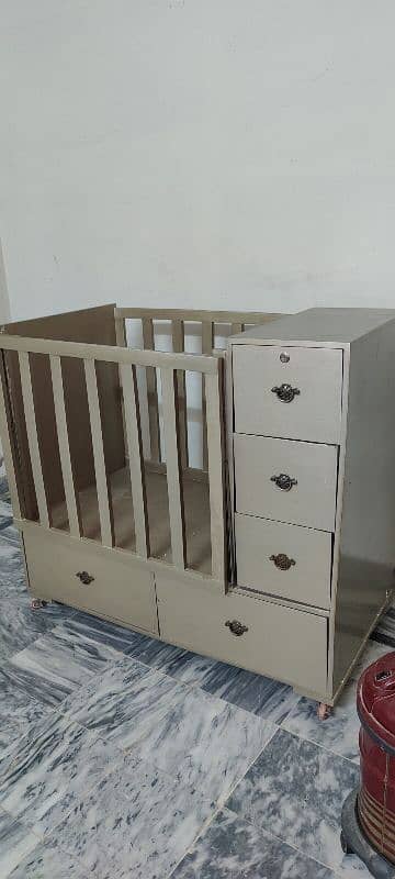 Baby cot with storage 3