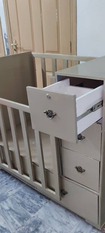 Baby cot with storage 4