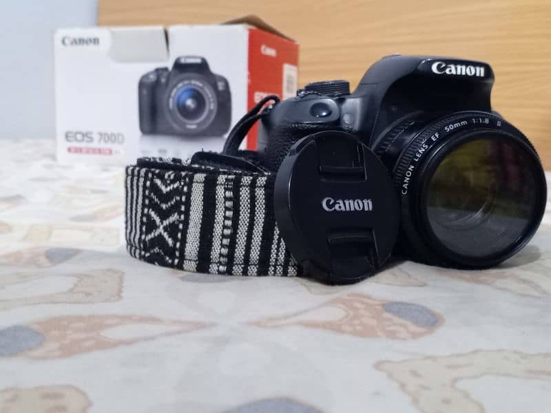 A. O. A I want to sale my camera canon 700d with box 1