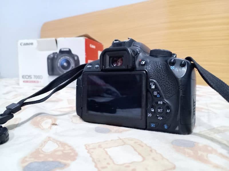 A. O. A I want to sale my camera canon 700d with box 3