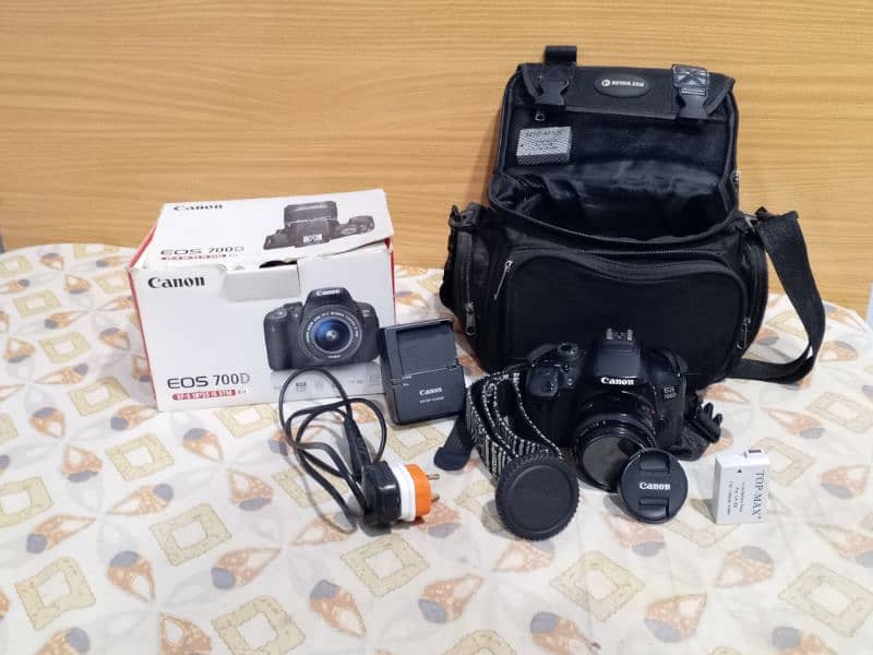 A. O. A I want to sale my camera canon 700d with box 5