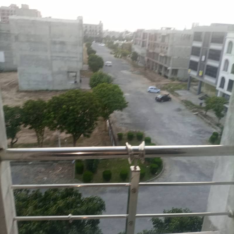 Studio apartments available for sale in gulberg green Islamabad D markez 2