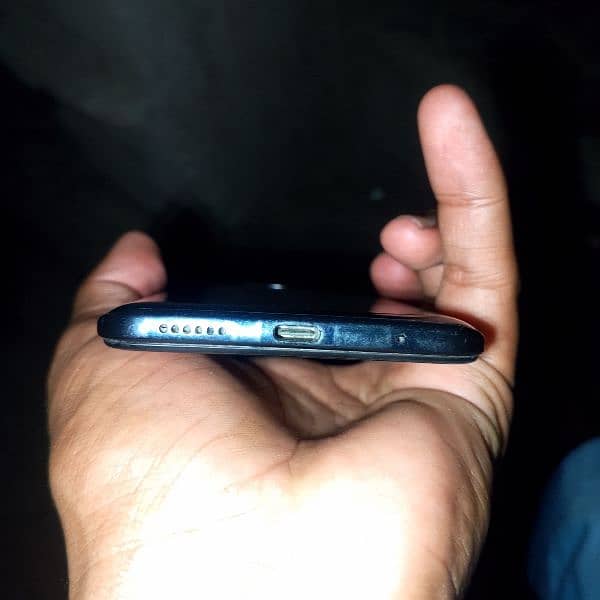 vivo s1 pro all ok mobile ha 8 128 ma charger nai ha box mil jay ga 1