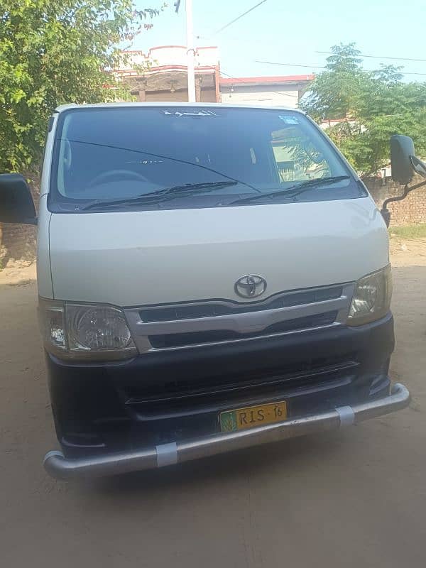 Toyota Hiace 2012 1