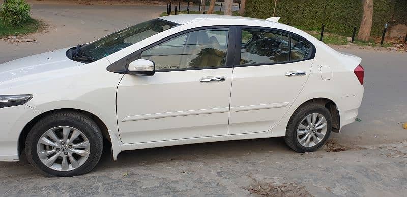 Honda  City Aspire 1.5 1