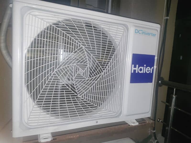 Haier 1 Ton DC inverter 12HFCA White Heat and Cool 5