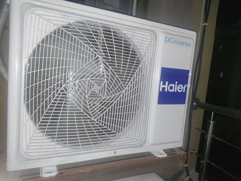 Haier 1 Ton DC inverter 12HFCA White Heat and Cool 6