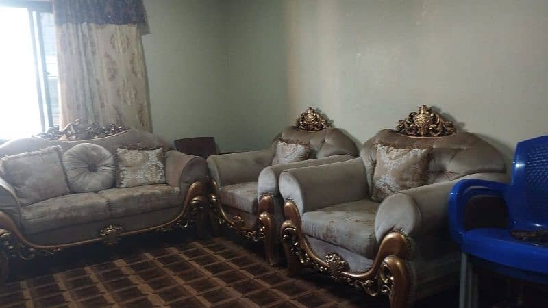 WOODEN ROYAL SOFA SET 1