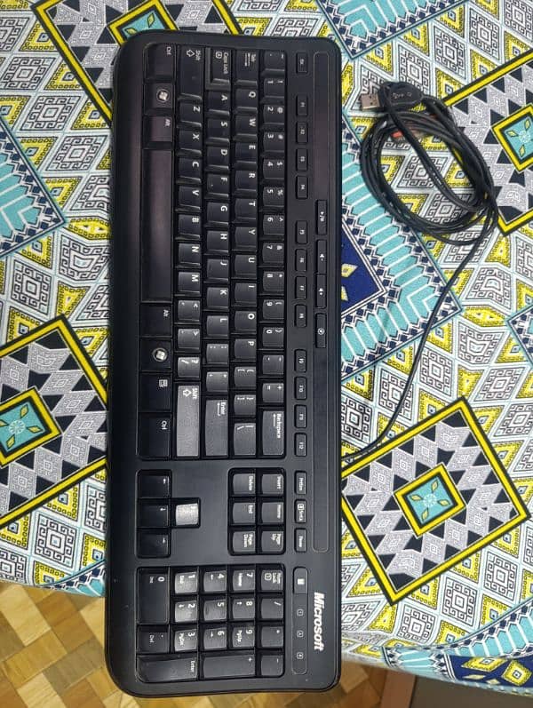 Microsoft Multimedia Keyboard 1