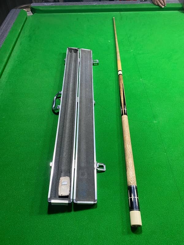 Two Tone Snooker Stick 0