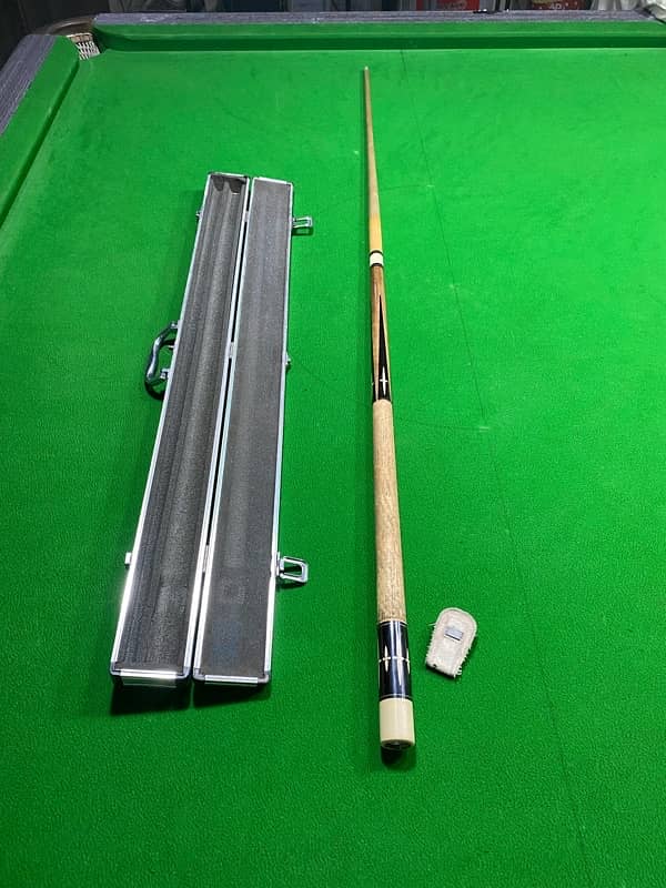 Two Tone Snooker Stick 1