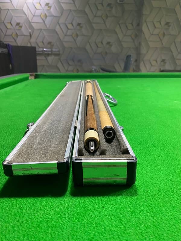 Two Tone Snooker Stick 4