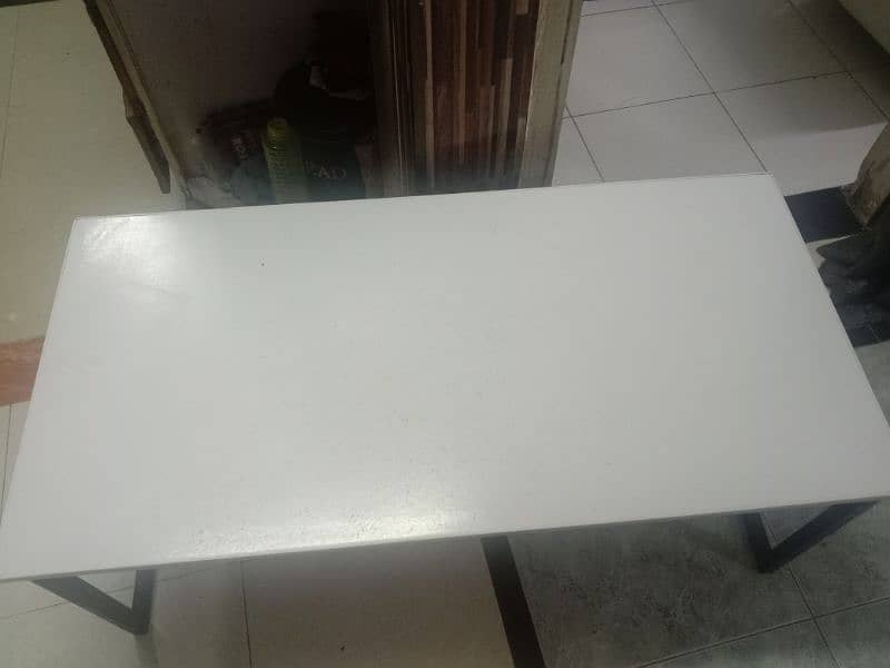 Modern white table 0