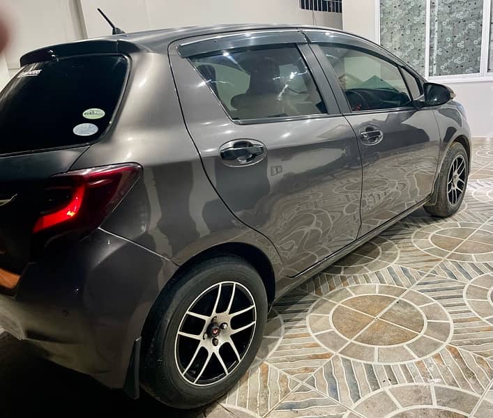 Toyota Vitz 2015/2018 with parking sensor 3