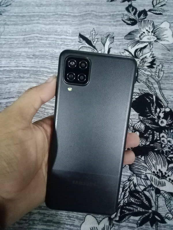 samsung a12 4 64 box k sath hai PTA official approve 0