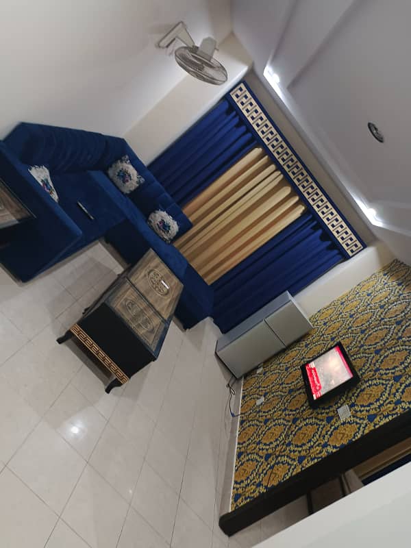 Par Day short time One BeD Room apartment Available for rent in Bahria town phase 4 and 6 empire Heights 2 Family apartment 0